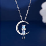 Collana Mezzaluna con Pietra di Luna e Motivo Gatto